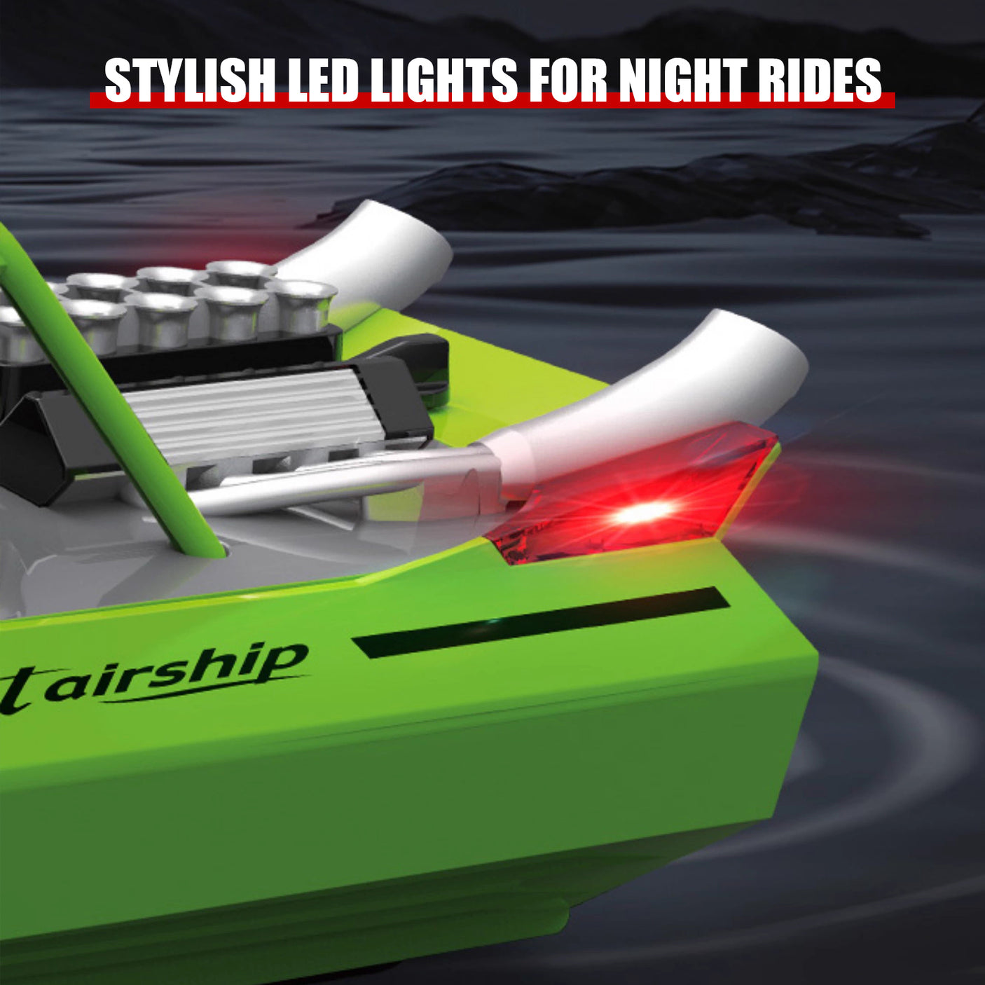 TX725 High Speed 2.4G 30KM/H Jet Boat Speedboat RC Boat with 2pcs Batteries